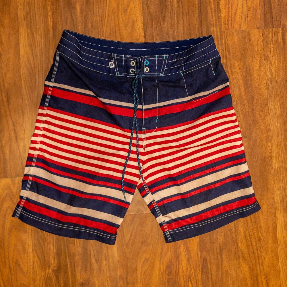 CLEARANCE Sperry Top-Sider Board Shorts Swim Trunks Striped Red Navy Size 30